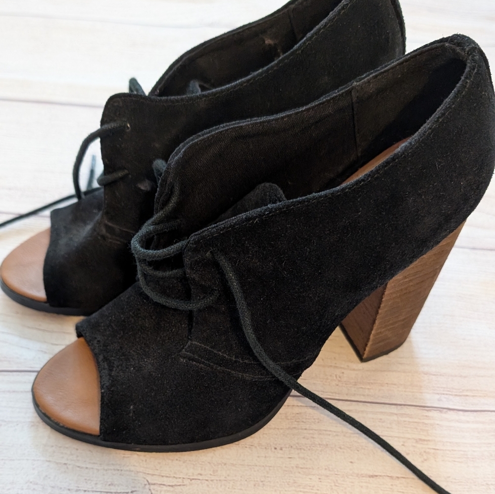 Aldo Women's Black Suede Peep Toe Ankle Boots. Size 7.5